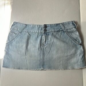 Roxy Denim Mini Skirt - Size 9 - Light Wash Frayed Hem